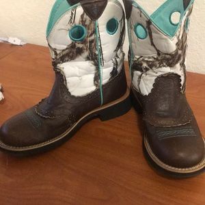 Ariat cowgirl boots